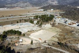 GROBNIK, ČAVLE, SOBOLI- građevinsko zemljište 40000m2 u komercijalnoj zoni za halu- poslovni prostor (namjena: trgovačka, zanatska, industrijska), Čavle, Terrain