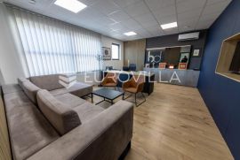 Osijek, Tenja, poslovni kompleks 3210 m2 proizvodnog prostora i ureda, Osijek - Okolica, Gewerbeimmobilie