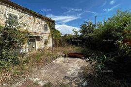 Kuća Prodaja stare istarske kuće sa velikom građevinskom parcelom, Valbandon, Fažana, Maison