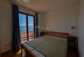 OPATIJA, CENTAR - veći stan u finoj gradnji s pogledom na cijeli Kvarnerski zaljev, Opatija, Apartamento