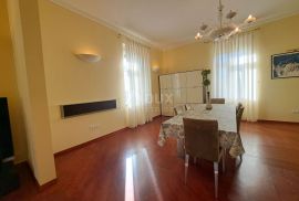 OPATIJA, CENTAR- Luksuzan stan od 180 m2 s pogledom na more i 4 parkirna mjesta, Opatija, Διαμέρισμα