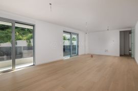 OPATIJA, CENTAR, PENTHOUSE s pogledom na more, bazen, garaža, Opatija, Appartamento