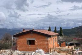 Kuća Prodaje se kuća u izgradnji, centralna Istra, u blizini Motovuna, Motovun, Σπίτι