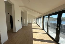 Jadranovo-penthouse prvi red do mora, Crikvenica, Appartement