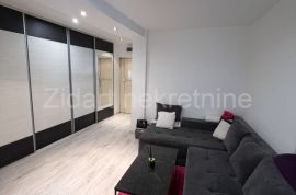 Zemun, Galenika, renoviran, 51m2 + lođa, Zemun, Appartement