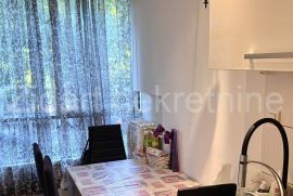 Zemun, Galenika, renoviran, 51m2 + lođa, Zemun, Appartement