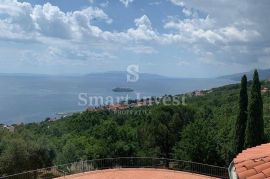 OPATIJA, vila s bazenom i pogledom na more na velikoj okućnici, Opatija, Casa