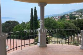 OPATIJA, vila s bazenom i pogledom na more na velikoj okućnici, Opatija, Casa