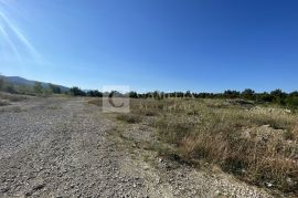 Istra građevinsko zemljište gospodarske namjene 40 000 m2!, Buzet, Terra