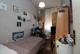 Rijeka, prostrani stan u samom centru grada, Rijeka, Appartement