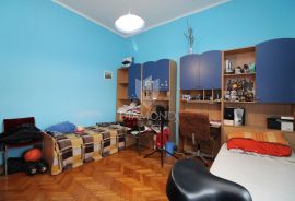 Rijeka, prostrani stan u samom centru grada, Rijeka, Appartement