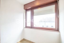 Zagreb, Trešnjevka, trosoban stan NKP 82 m2, balkon, loggia, Zagreb, Daire