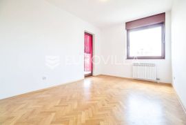 Zagreb, Trešnjevka, trosoban stan NKP 82 m2, balkon, loggia, Zagreb, Daire