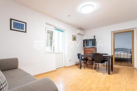 Podstrana, Strožanac, jednosobni apartman za dugoročni najam  40 m2, Podstrana, Flat