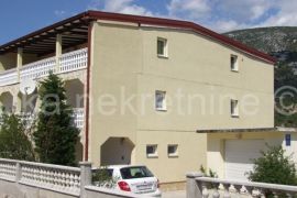 CESARICA - kuća s 4 apartmana,lokal, garaža, Karlobag, Σπίτι