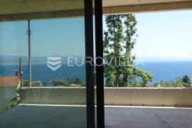 Lovran, penthouse s vrtom, terasama površine 204,78m2, Lovran, Apartamento