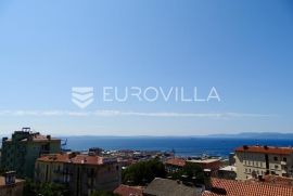 Rijeka, Belveder, dvoetažni stan površine 110m2 s panoramskim pogledom na more, Rijeka, Διαμέρισμα