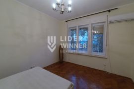 Odličan salonac na izuzetnoj lokaciji ID#130024, Stari Grad, Flat