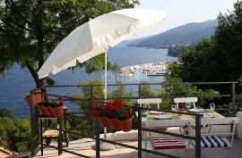 OPATIJA, CENTAR - stan s terasom i pogledom na more! PRILIKA!, Opatija, Wohnung