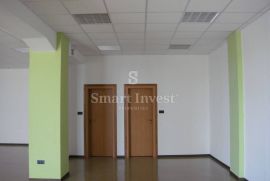 MATULJI, strogi centar poslovni prostor 205 m2, Matulji, Ticari emlak