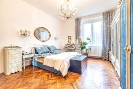 Zagreb, Medveščak, kuća s 4 stana NKP 375 m2, investicija!, Zagreb, Maison