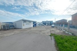 Smederevo - Industrijska zona - 650m2+13,50ari ID#19662, Smederevo, House