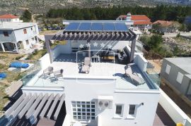 Seline - luksuzna moderna vila s bazenom 477m2! 4 apartmana! 830000€, Starigrad, Σπίτι