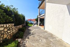 NOVI VINODOLSKI - Kuća sa 3 apartmana, 150 metara od mora, panoramski pogled!, Novi Vinodolski, Casa