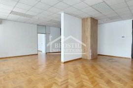 Novi Beograd - YUBC - 109m2 ID#22218, Novi Beograd, Commercial property