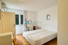 TISNO, samostojeća kuća s apartmanima, 70 m od mora, pogled na more, Tisno, Casa