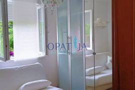 Opatija - prekrasan 2s+db s balkonom i bazenom, Opatija, Διαμέρισμα