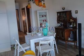 Opatija - prekrasan 2s+db s balkonom i bazenom, Opatija, Διαμέρισμα