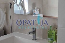 Opatija - prekrasan 2s+db s balkonom i bazenom, Opatija, Διαμέρισμα