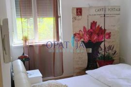 Opatija - prekrasan 2s+db s balkonom i bazenom, Opatija, Διαμέρισμα