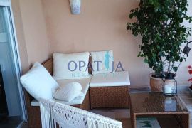 Opatija - prekrasan 2s+db s balkonom i bazenom, Opatija, Διαμέρισμα