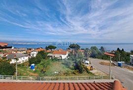 OPATIJA, LOVRAN- prekrasan dvoetažni stan od 111.89m2 s pogledom na more, okućnicom i garažom, Lovran, Appartment