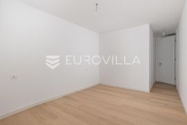 Opatija, centar, trosoban stan u novogradnji s 2 terase NKP 134 m2, Opatija, Appartamento