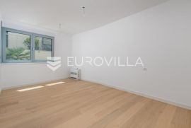 Opatija, centar, trosoban stan u novogradnji s 2 terase NKP 134 m2, Opatija, Appartamento