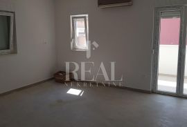 RAB-NOVOGRADNJA, 1S+DB OD 50 m2, PARKING, Rab, Appartment