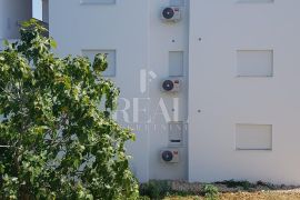 RAB-NOVOGRADNJA, 1S+DB OD 50 m2, PARKING, Rab, Appartment