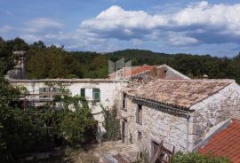 Buzet, Kuća sa započetom adaptacijom u blizini Roča !, Buzet, Famiglia