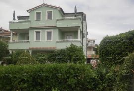 Kuća Prodaja velike apartmanske kuće sa 11 stambenih jedinica, Medulin!, Medulin, House