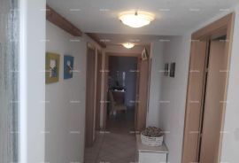 Kuća Prodaja velike apartmanske kuće sa 11 stambenih jedinica, Medulin!, Medulin, House