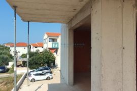 VODICE, novogradnja, 350 m od plaže, 2. kat, pogled na more, Vodice, Διαμέρισμα