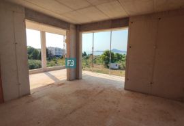 VODICE, novo, 350 m od plaže, 1. kat, 3 spavaće sobe, pogled na more, Vodice, Appartement