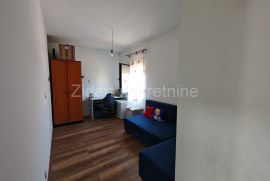 Kuća Jakovo 244 m2 povoljno, Surčin, Maison