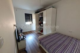 Kuća Jakovo 244 m2 povoljno, Surčin, Maison