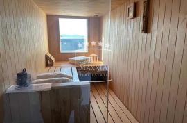 Diklo - penthouse krovna terasa sauna jacuzzi! 650000€, Zadar, Appartment