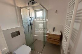 Diklo - penthouse krovna terasa sauna jacuzzi! 650000€, Zadar, Appartment