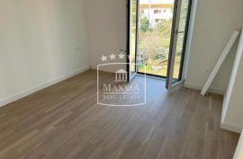 Diklo - penthouse krovna terasa sauna jacuzzi! 650000€, Zadar, Appartment